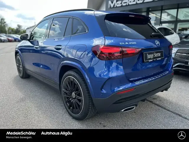 Mercedes-Benz GLA 200