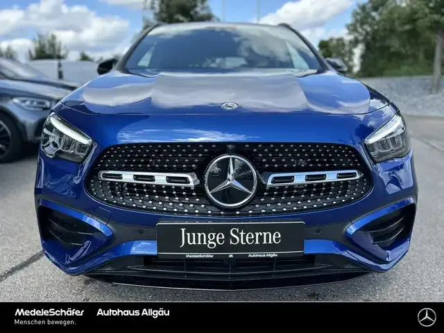 Mercedes-Benz GLA 200