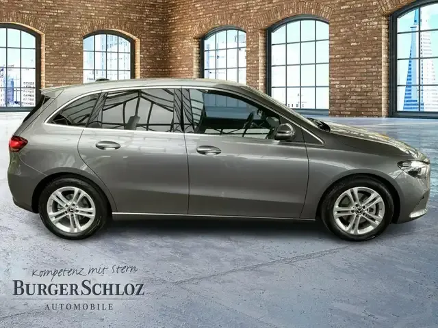 Mercedes-Benz B 180