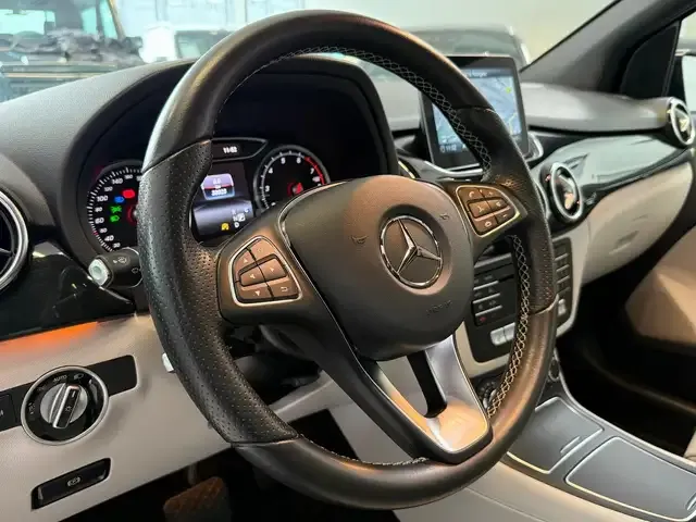 Mercedes-Benz B 200