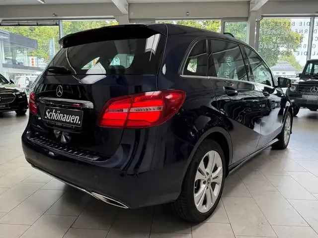 Mercedes-Benz B 200