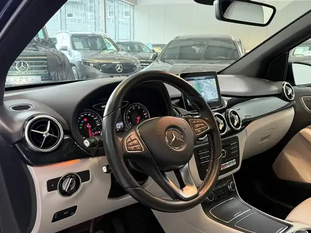 Mercedes-Benz B 200