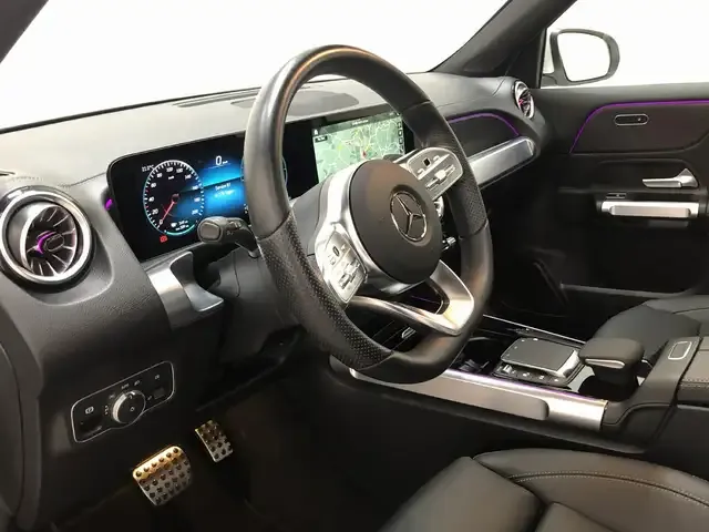 Mercedes-Benz EQB 300