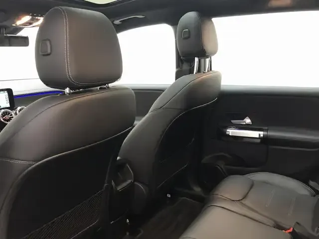 Mercedes-Benz EQB 300