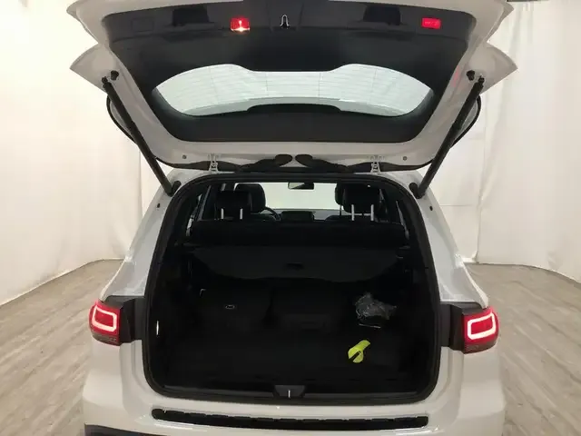 Mercedes-Benz EQB 300