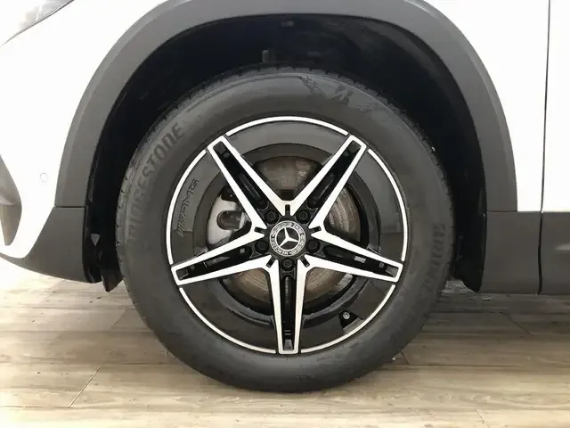 Mercedes-Benz EQB 300