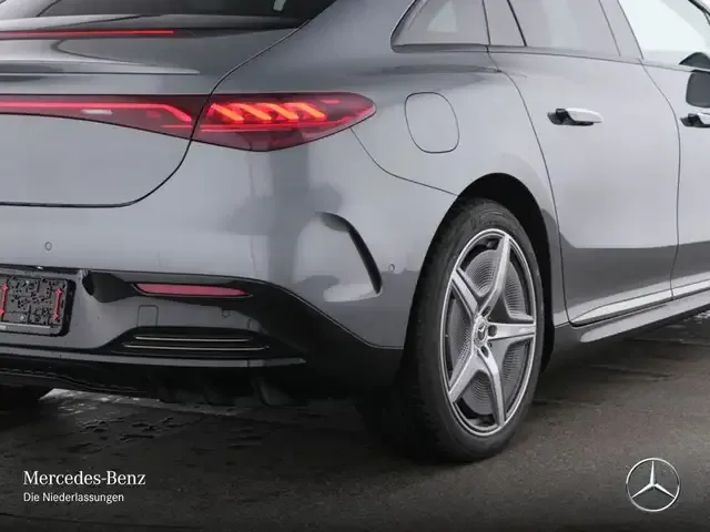 Mercedes-Benz EQE 300