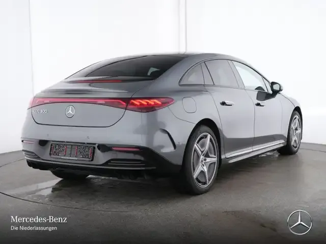Mercedes-Benz EQE 300