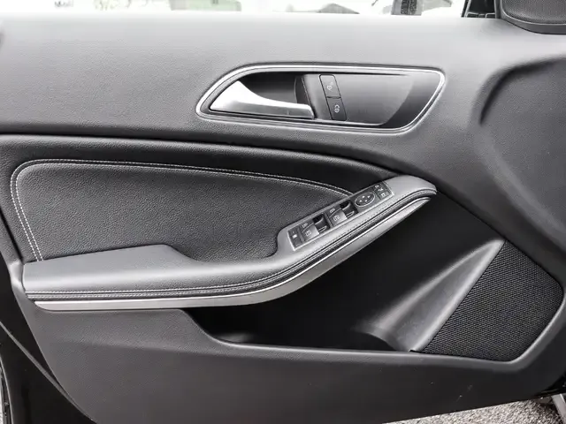 Mercedes-Benz GLA 180