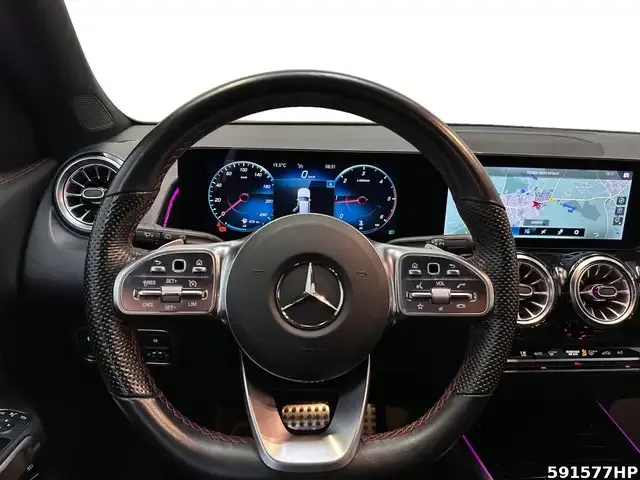 Mercedes-Benz GLB 220