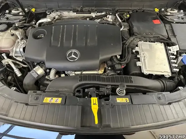 Mercedes-Benz GLB 220