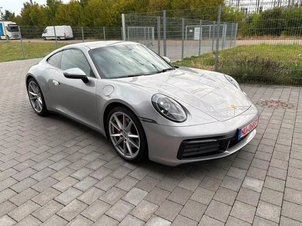 Porsche 992