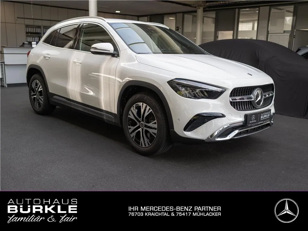Mercedes-Benz GLA 220