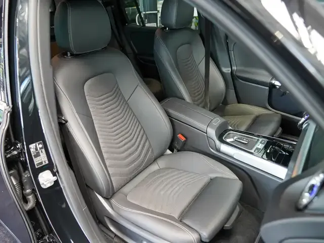 Mercedes-Benz EQB 300