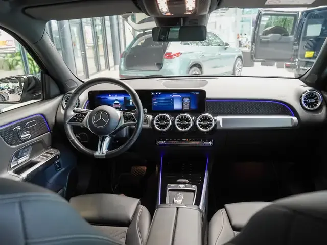 Mercedes-Benz EQB 300