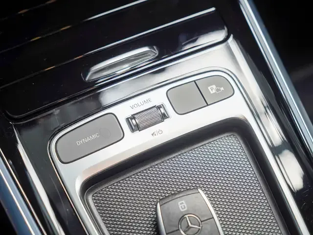 Mercedes-Benz EQB 300