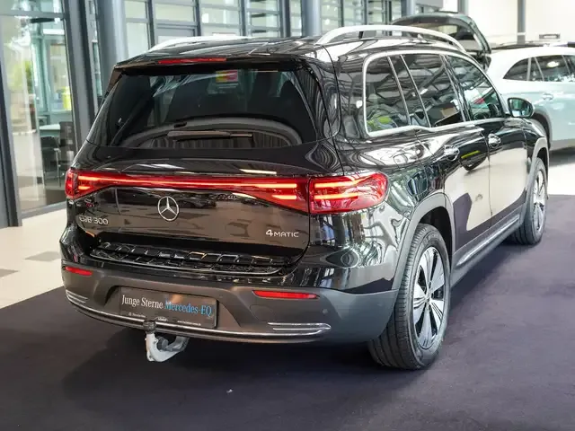 Mercedes-Benz EQB 300