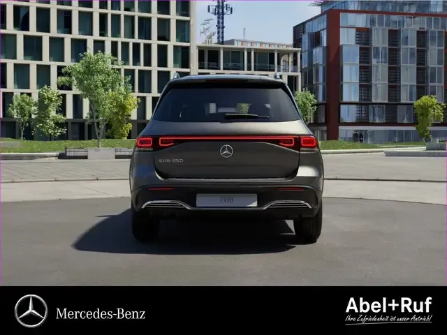 Mercedes-Benz EQB 250