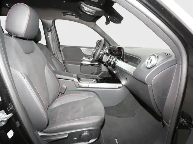 Mercedes-Benz GLB 180