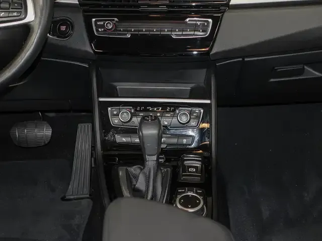 BMW 225