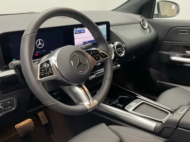Mercedes-Benz EQA 300
