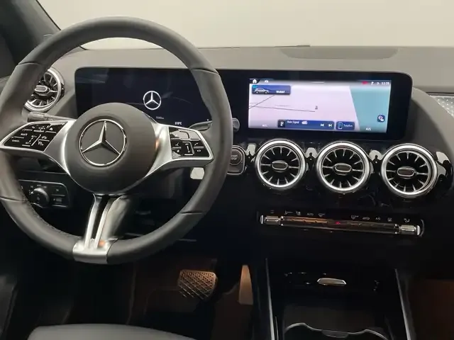 Mercedes-Benz EQA 300