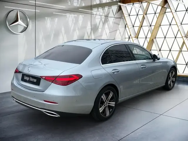 Mercedes-Benz C 220