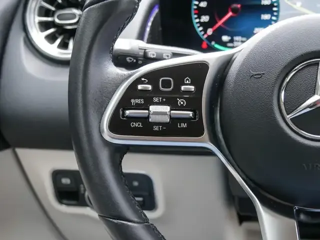 Mercedes-Benz EQB 250