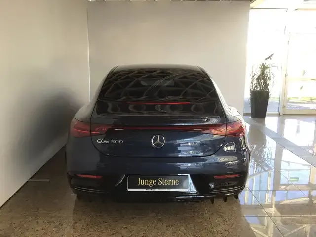 Mercedes-Benz EQE 300