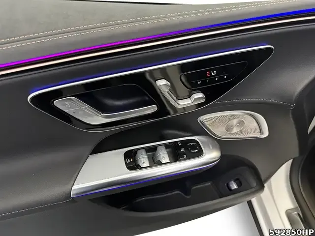 Mercedes-Benz EQE 300