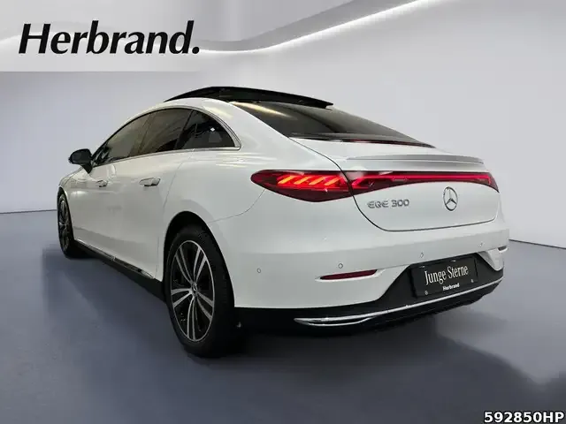 Mercedes-Benz EQE 300
