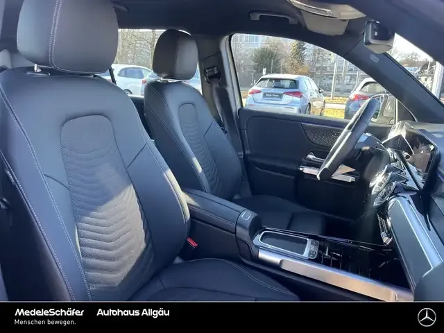 Mercedes-Benz EQB 350