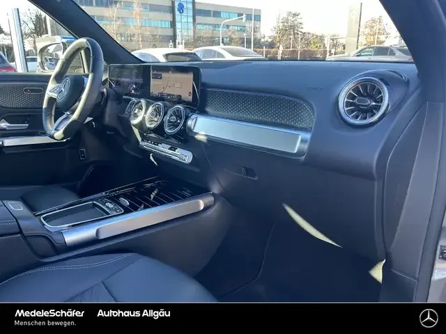 Mercedes-Benz EQB 350