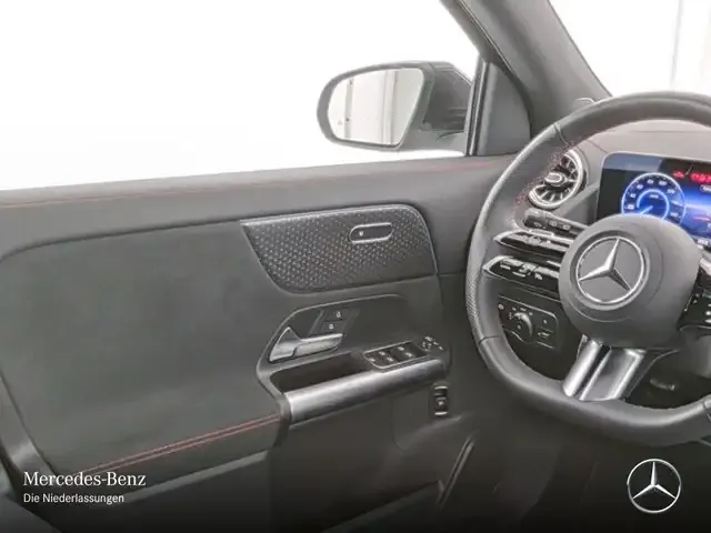 Mercedes-Benz EQA 300