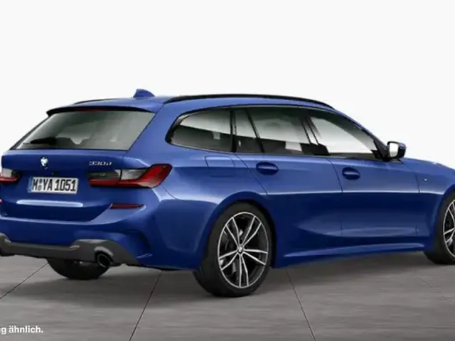 BMW 330