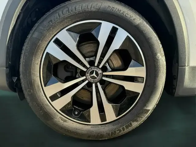 Mercedes-Benz GLA 220