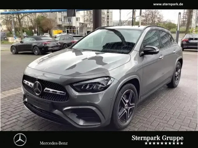 Mercedes-Benz GLA 180