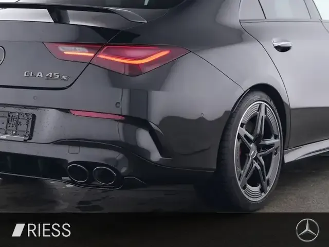 Mercedes-Benz CLA 45 AMG