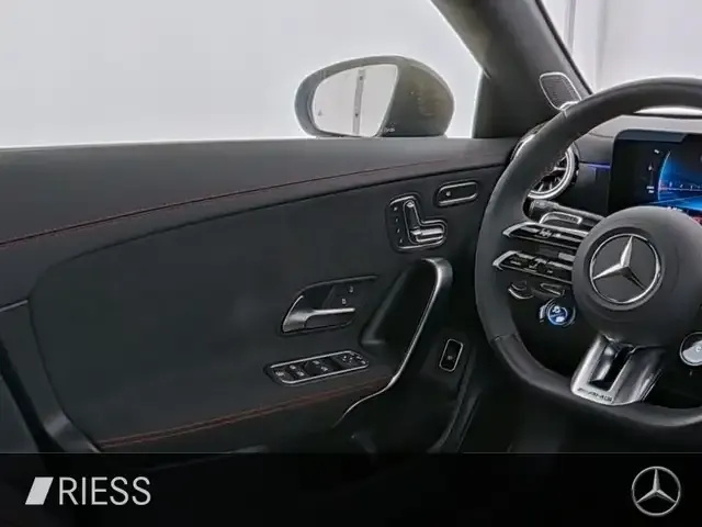 Mercedes-Benz CLA 45 AMG