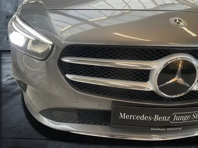 Mercedes-Benz B 200