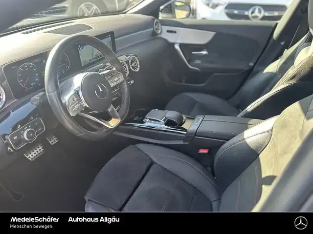 Mercedes-Benz CLA 220