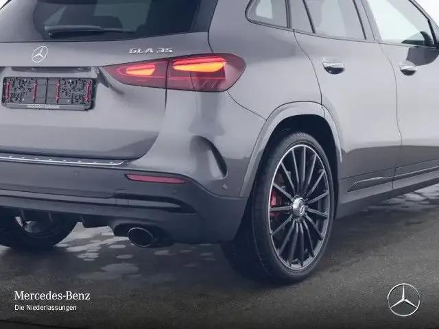 Mercedes-Benz GLA 35 AMG