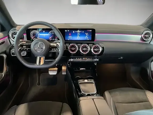 Mercedes-Benz CLA 220