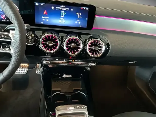 Mercedes-Benz CLA 220