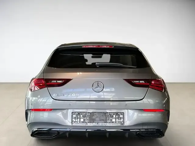 Mercedes-Benz CLA 220