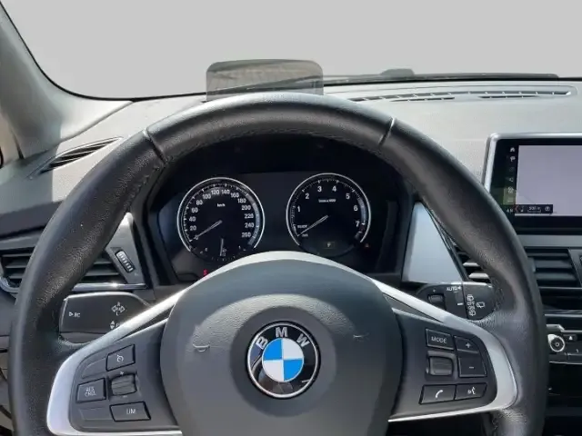 BMW 225
