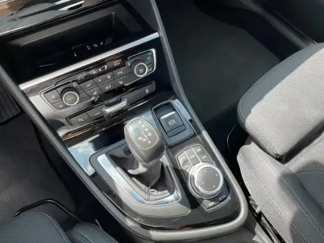 BMW 225