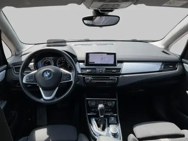 BMW 225