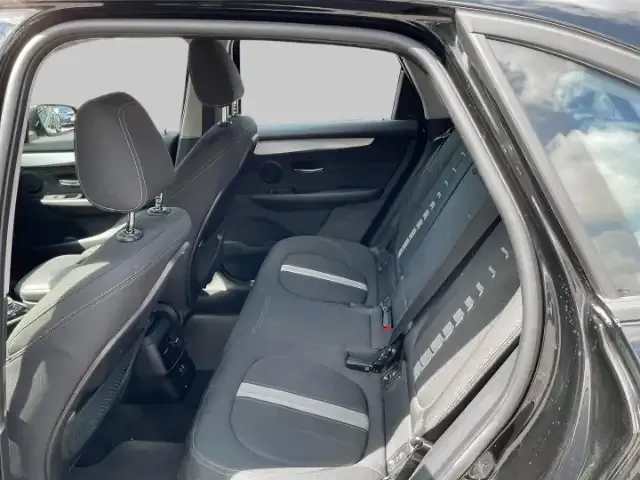 BMW 225
