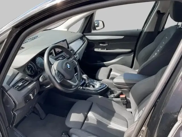 BMW 225